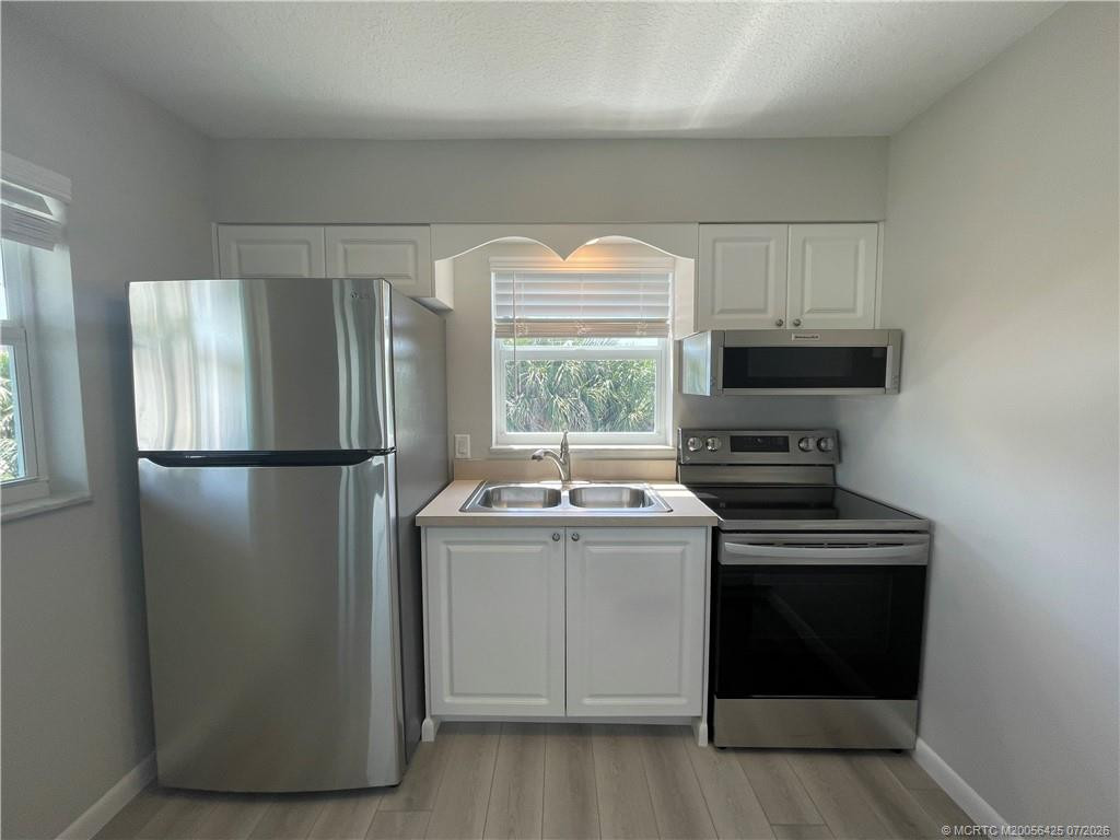 661 Hernando Street 10 Property Photo 4
