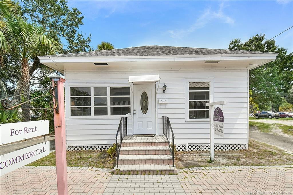 309 Se Denver Avenue Property Photo 2