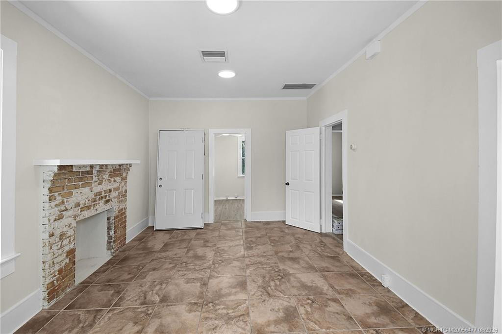 309 Se Denver Avenue Property Photo 8