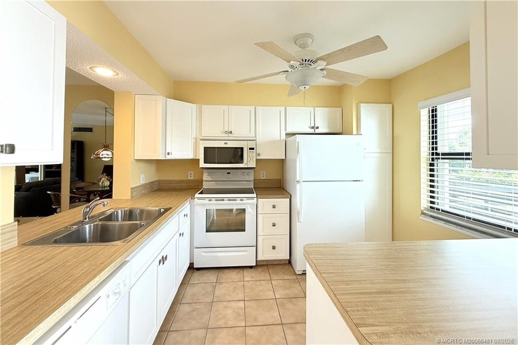1950 SW Palm City Road 2205 Property Photo 1