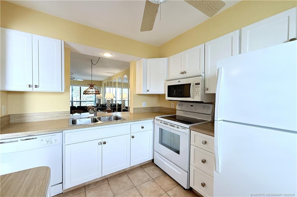 1950 Sw Palm City Road 2205 Property Photo 3