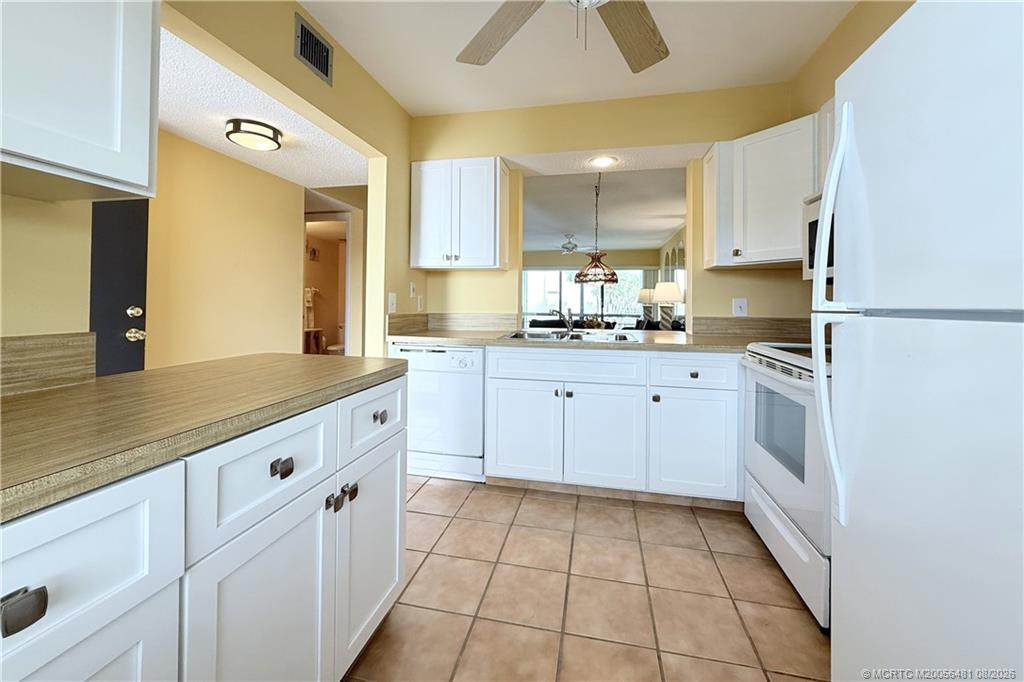 1950 Sw Palm City Road 2205 Property Photo 4