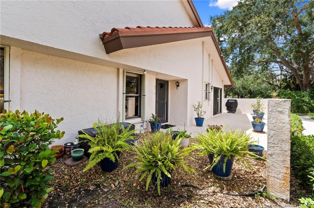 6030 Se Martinique Drive 101 Property Photo 7
