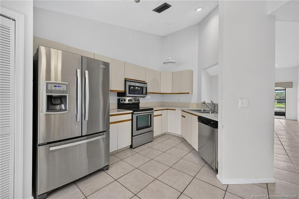 3410 Se Martinique Trace 201 Property Photo 4