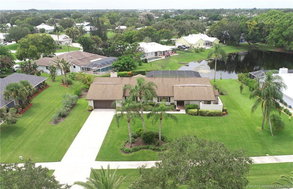 2490 Ne Pinecrest Lakes Boulevard Property Photo 2