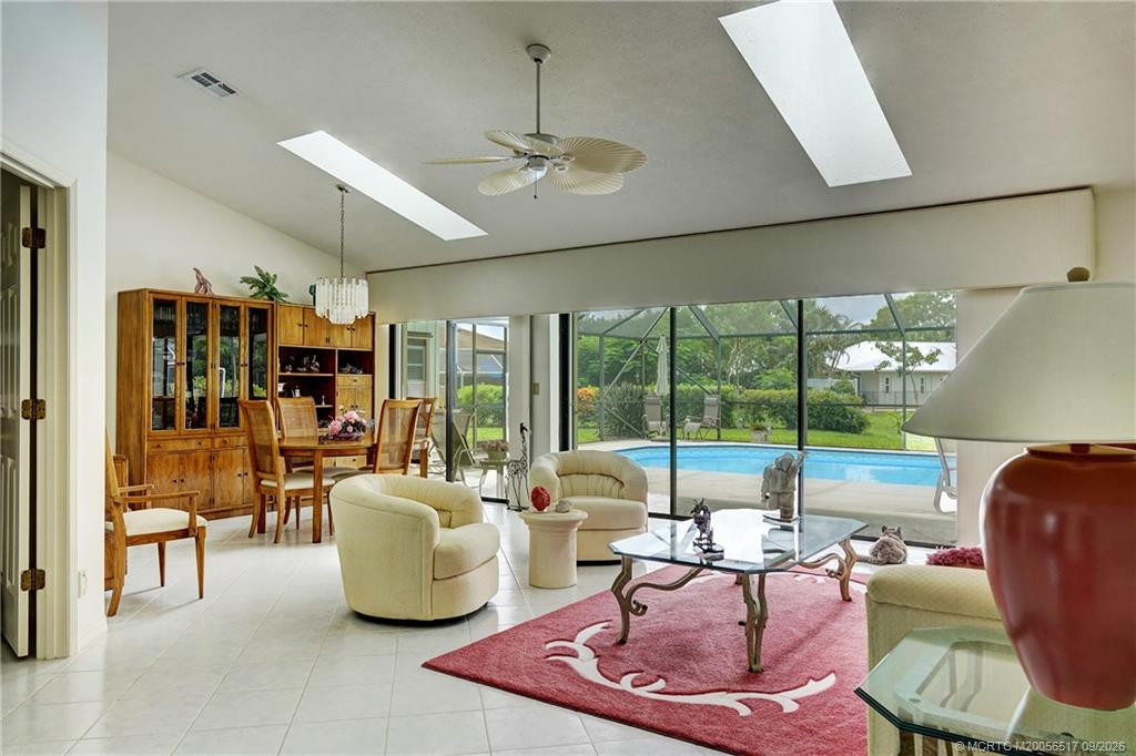 2490 Ne Pinecrest Lakes Boulevard Property Photo 5