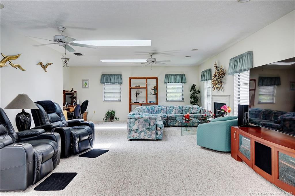 2490 Ne Pinecrest Lakes Boulevard Property Photo 16