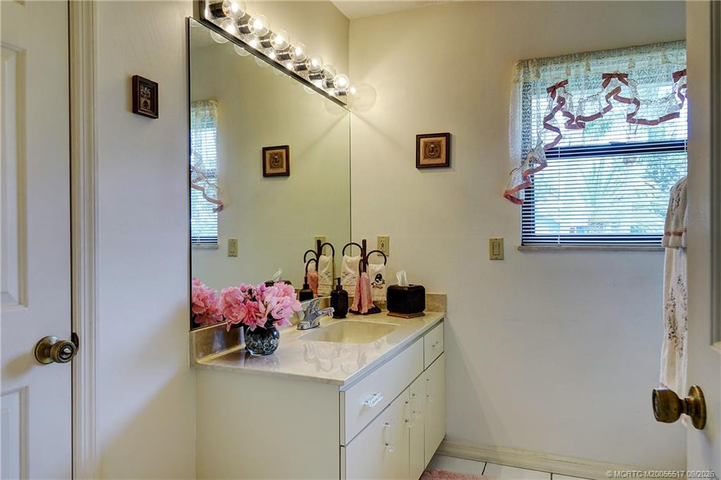 2490 Ne Pinecrest Lakes Boulevard Property Photo 23