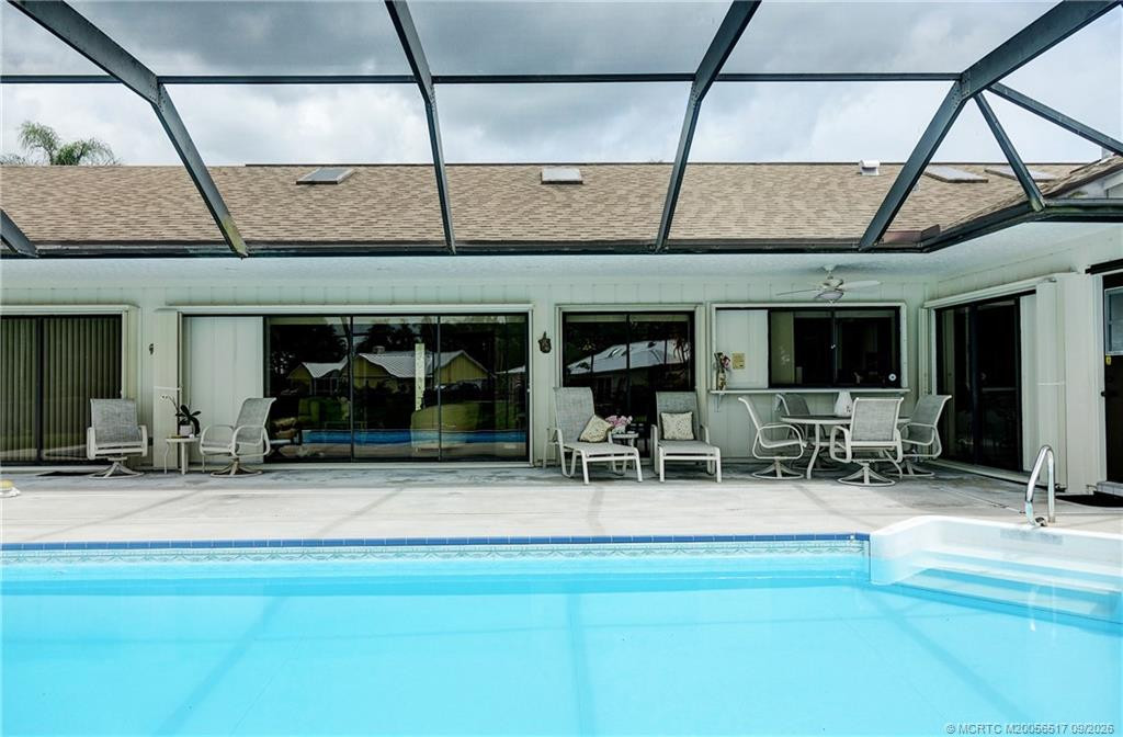 2490 Ne Pinecrest Lakes Boulevard Property Photo 40