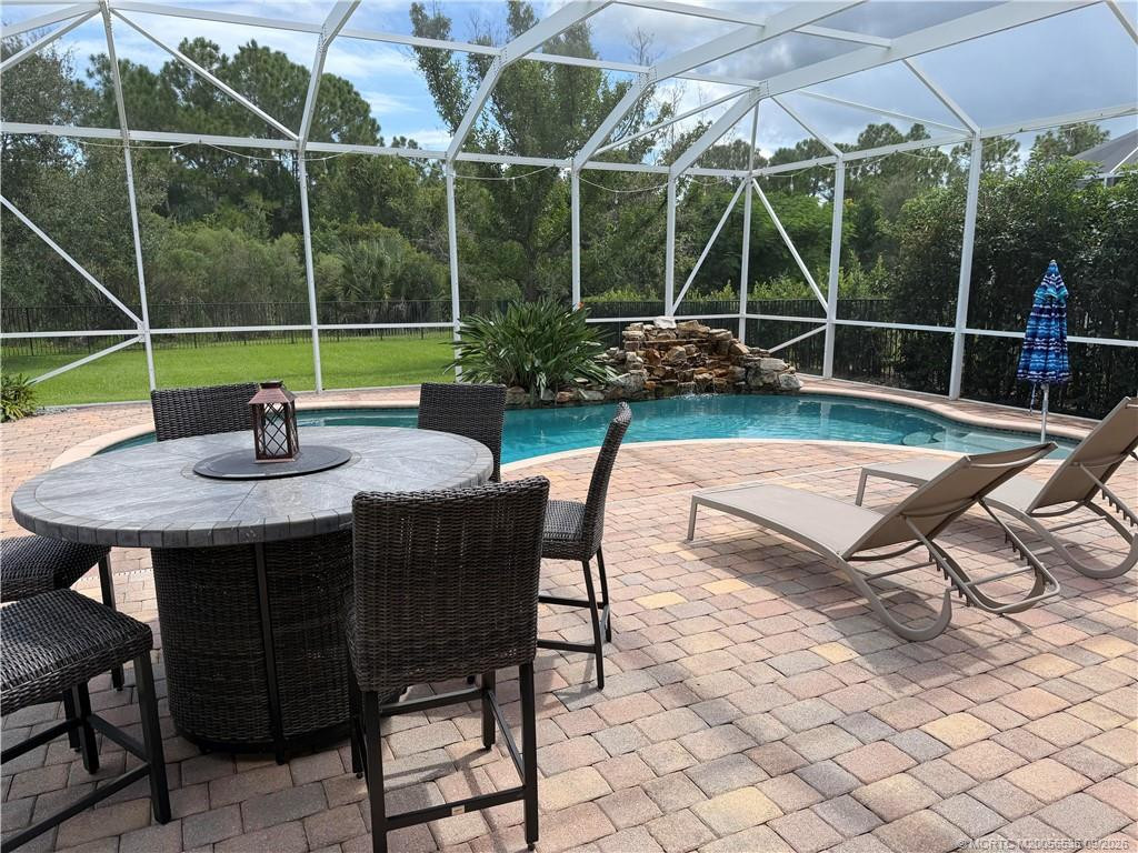 5541 SW Bellflower Court Property Photo 1
