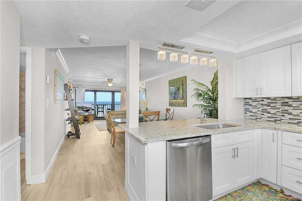 10310 S Ocean Drive 504 Property Photo 5