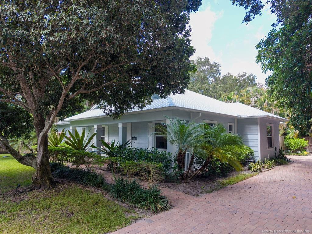 1015 Sw Flora Belle Lane Property Photo 2