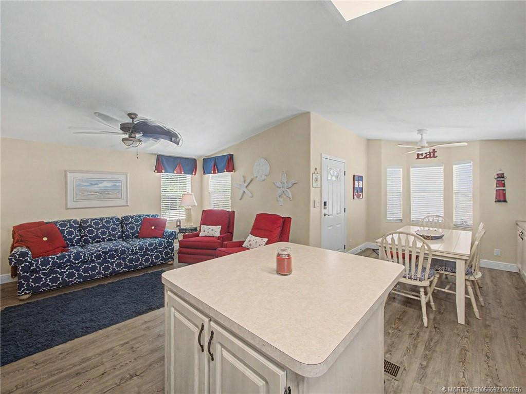 623 Nettles Boulevard Property Photo 6