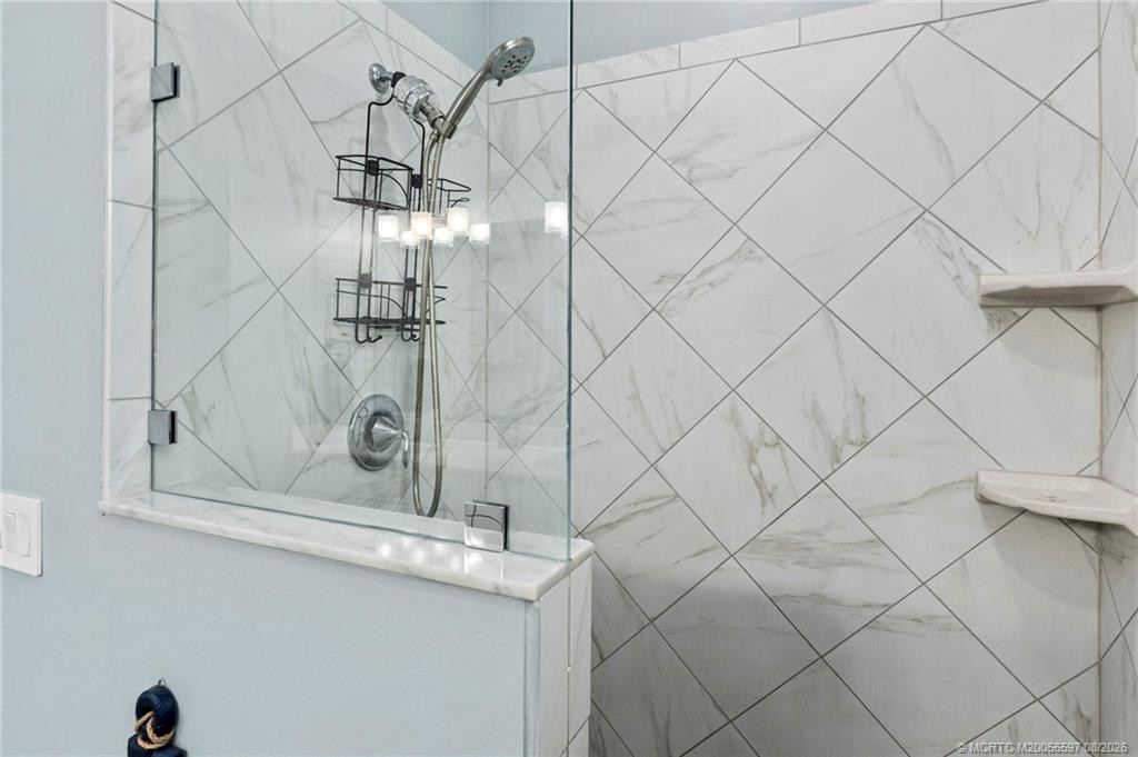 650 Sw Glen Crest Way Property Photo 18