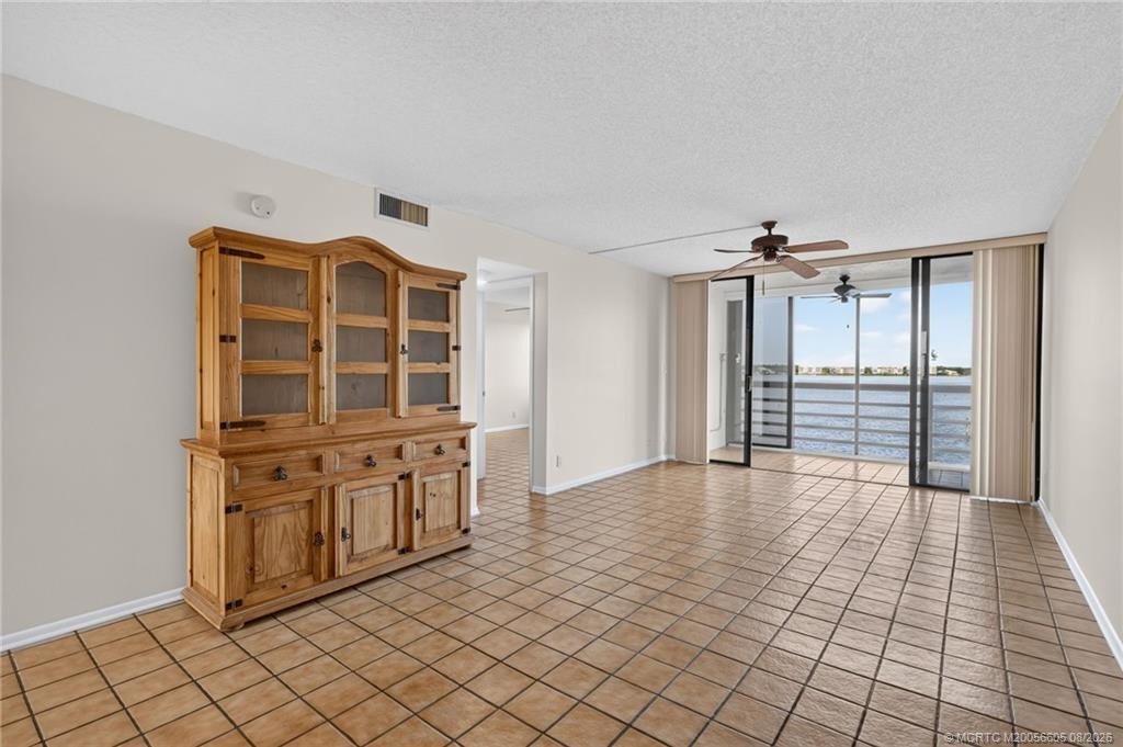 1950 Sw Palm City Road 14-302 Property Photo 17