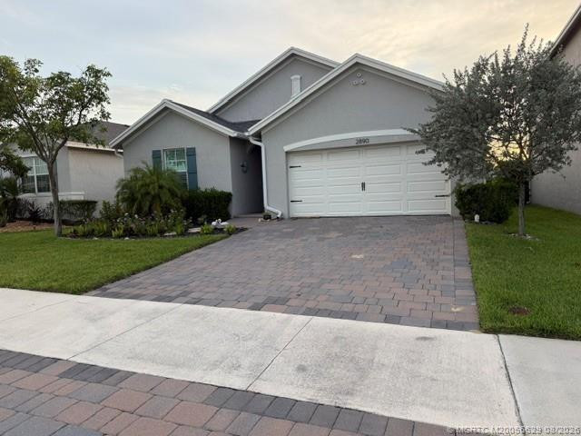 2890 Ne Breezeway Circle Property Photo 1
