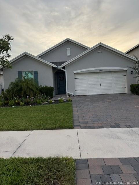 2890 Ne Breezeway Circle Property Photo 2