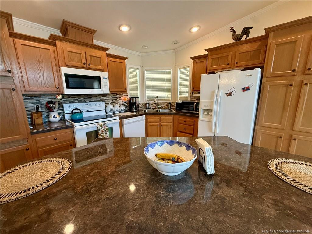 4046 3rd Court Property Photo 6