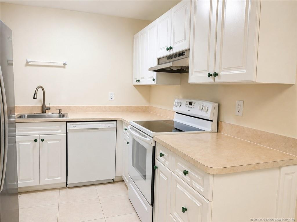 2103 Se Edler Drive Property Photo 4