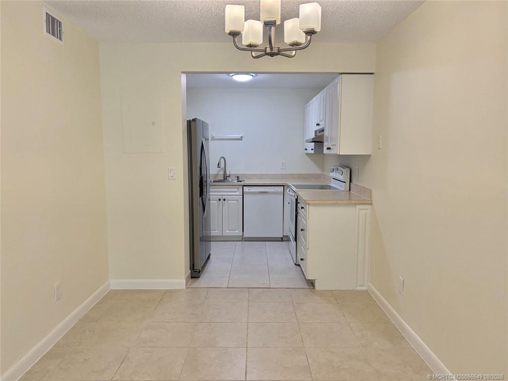 2103 Se Edler Drive Property Photo 6