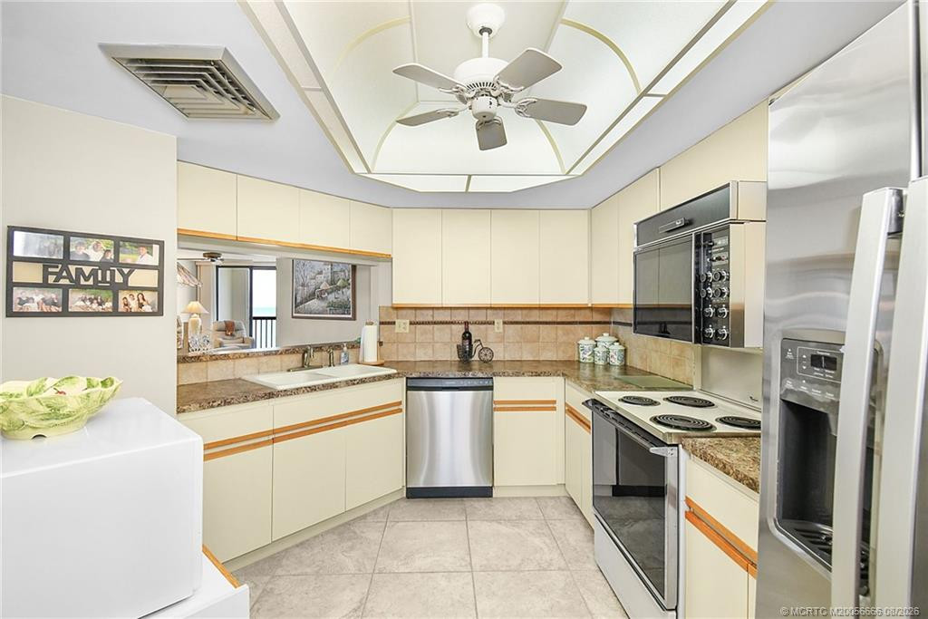 9550 S Ocean Drive 1907 Property Photo 8