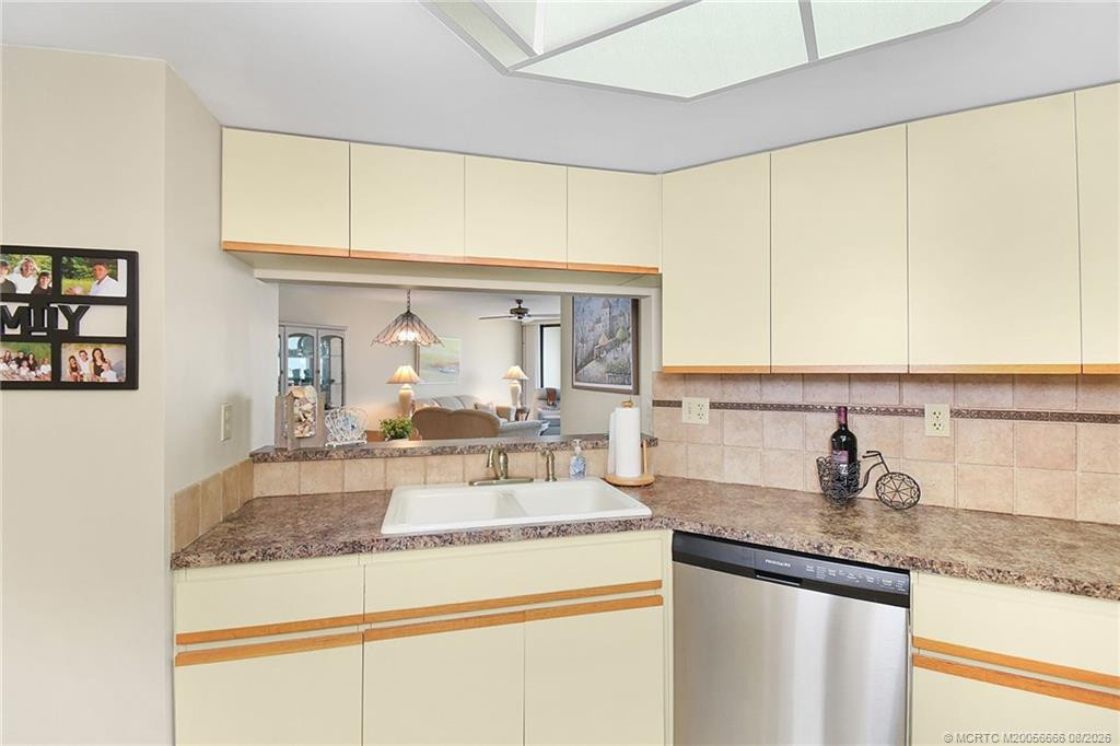 9550 S Ocean Drive 1907 Property Photo 9
