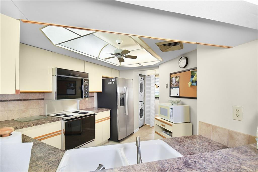 9550 S Ocean Drive 1907 Property Photo 18