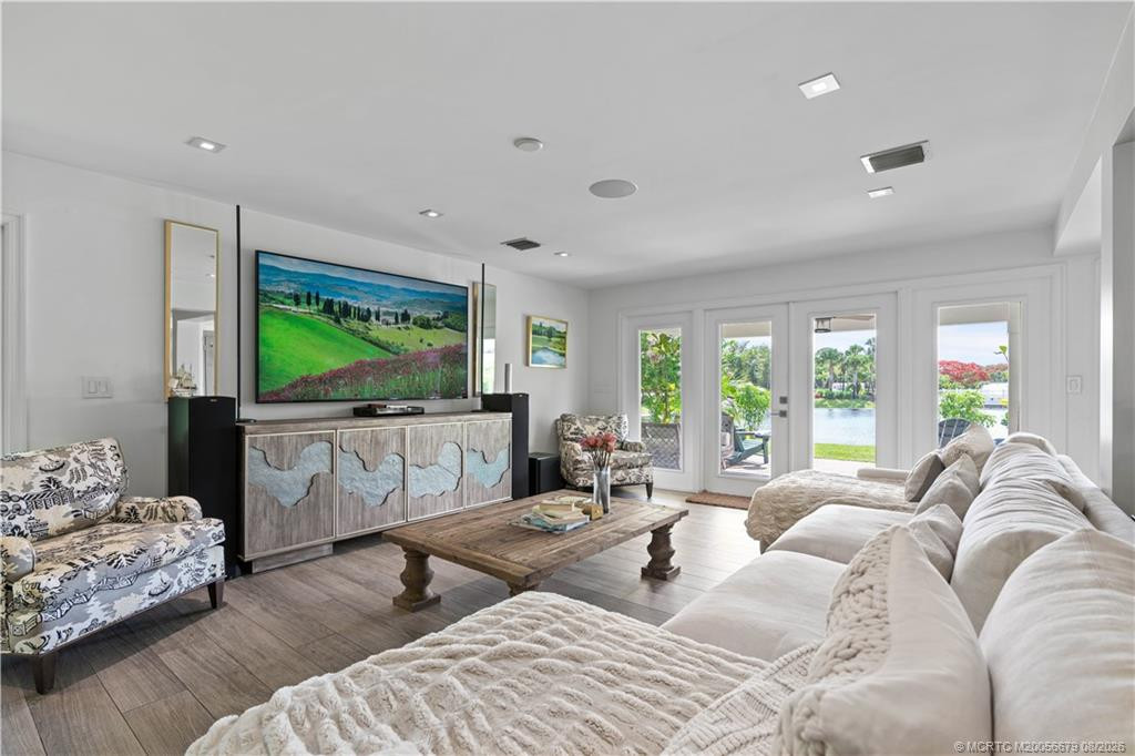 M20056679 Property Photo 18