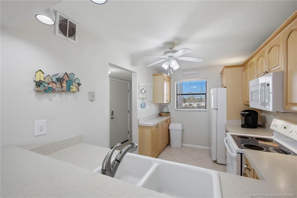 9490 S Ocean Drive 409 Property Photo 15