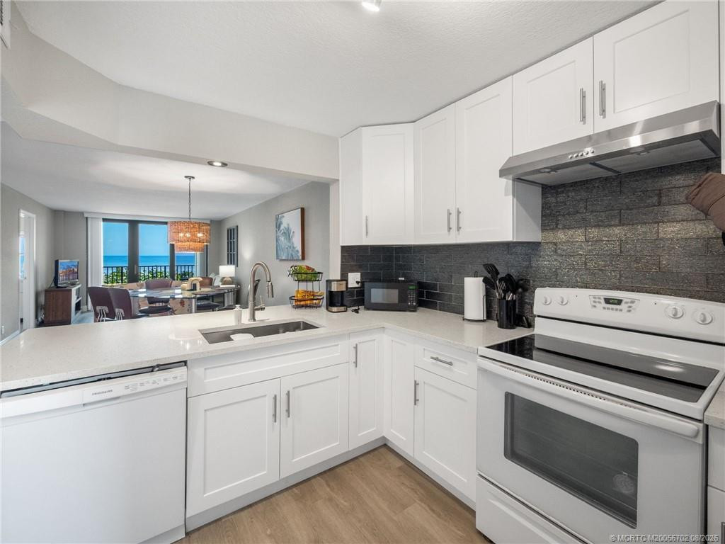 7380 S Ocean Drive 220 Property Photo 6