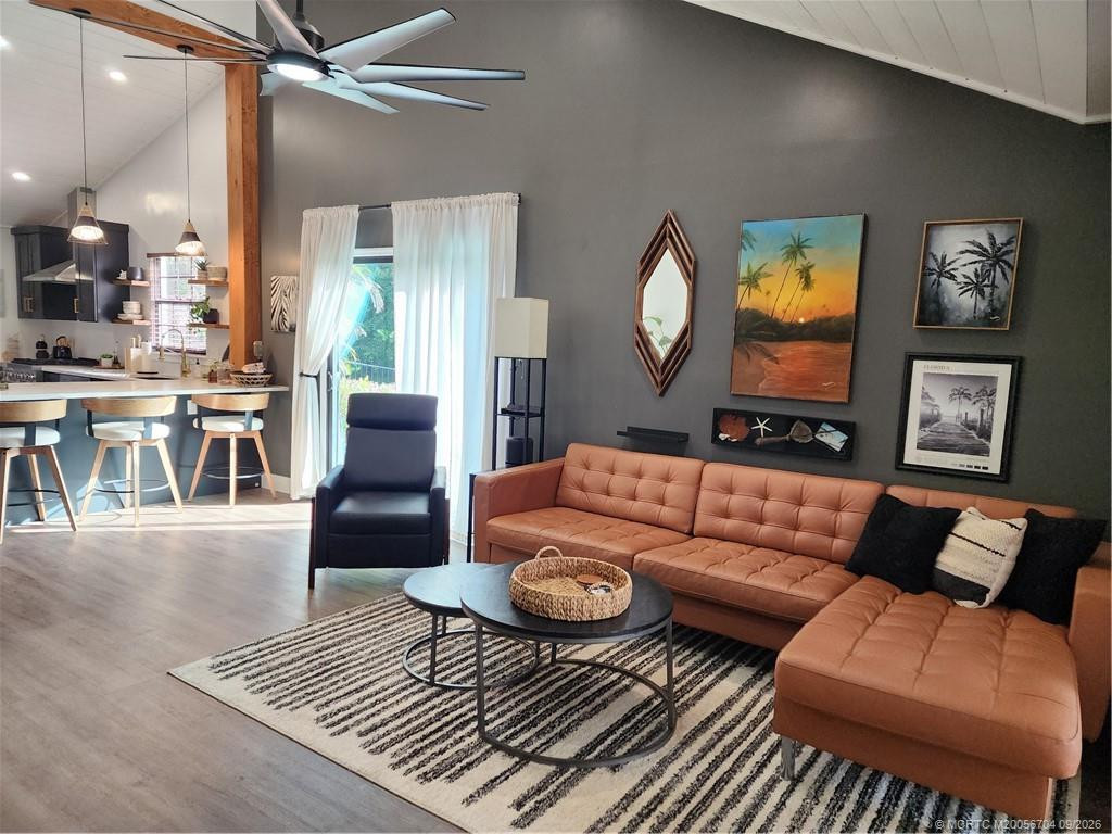 496 Se Cardinal Trail Property Photo 5