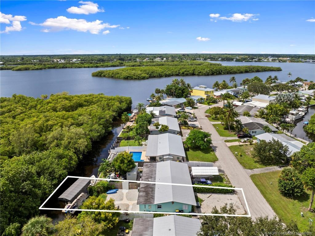 30 Sw Hideaway Place Property Photo 1