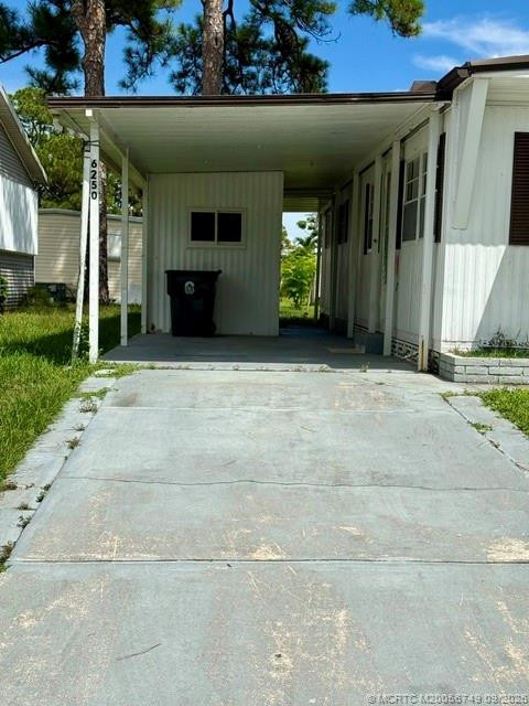 6250 Ficus Lane Property Photo 5