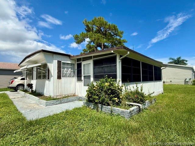 6250 Ficus Lane Property Photo 8