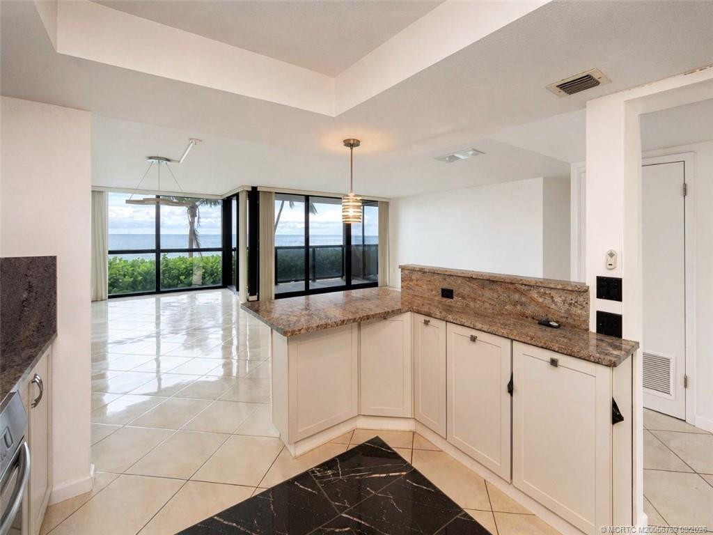 10410 S Ocean Drive 202 Property Photo 12