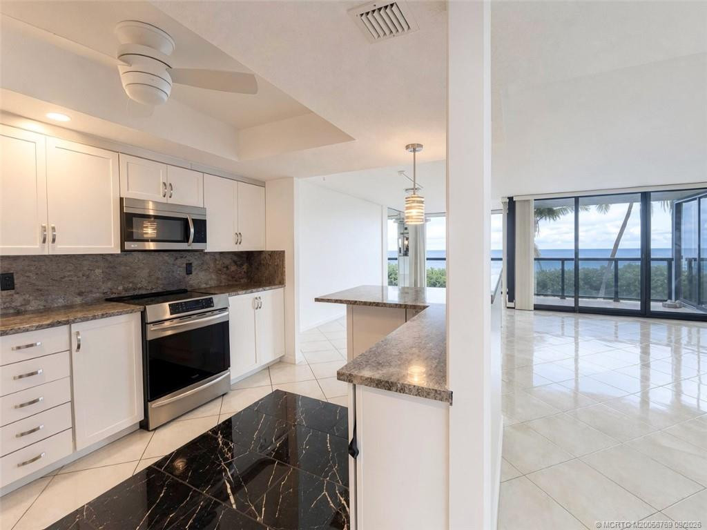 10410 S Ocean Drive 202 Property Photo 14