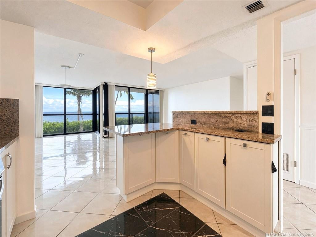 10410 S Ocean Drive 202 Property Photo 15