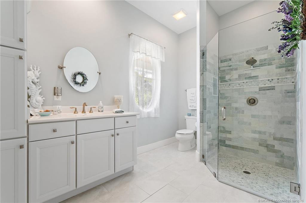 1109 Ne Bayside Place Property Photo 44