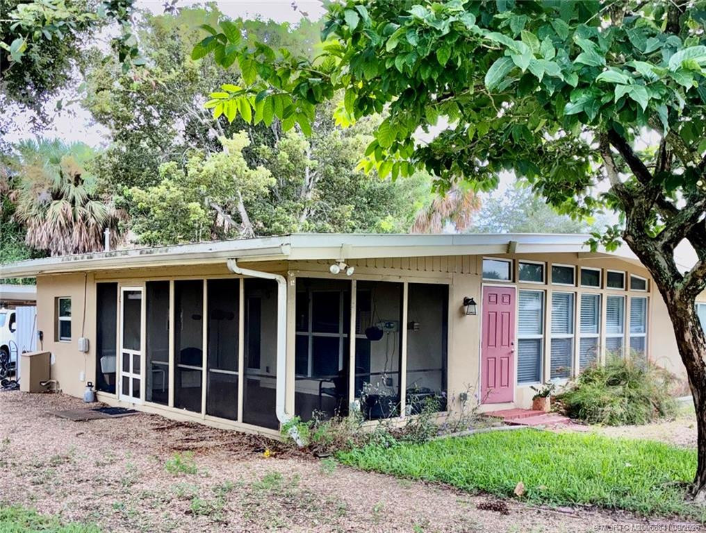 2211 NE Pelican Terrace