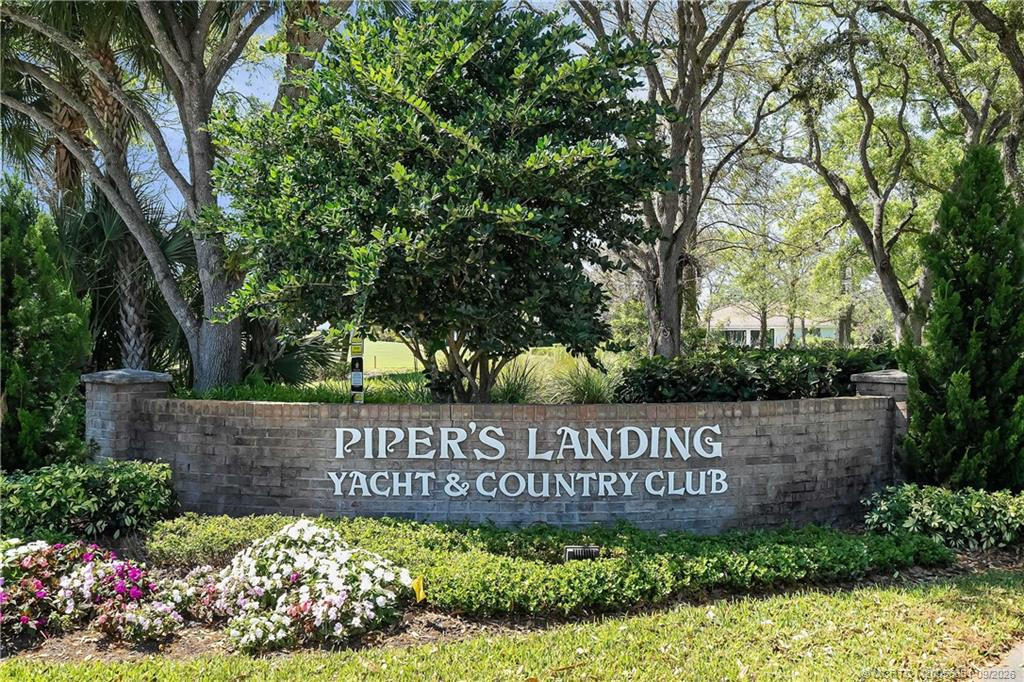 594 Sw Thornhill Lane Property Photo 57
