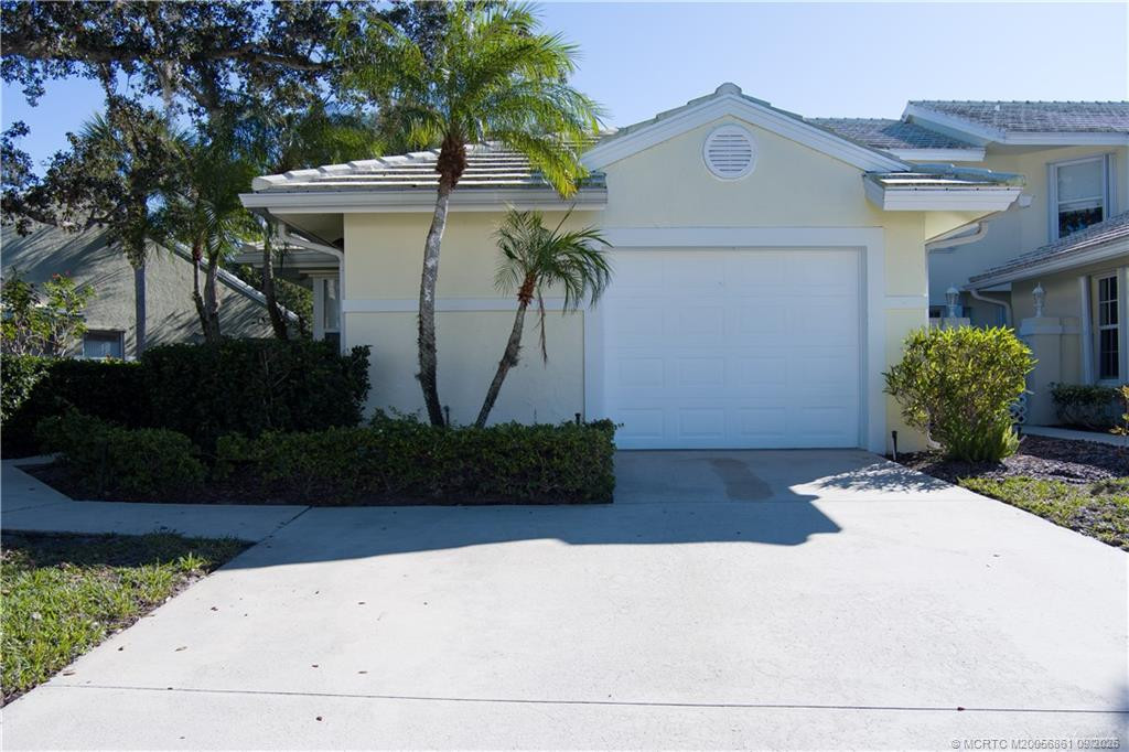 2425 Sw Foxpoint Trail Property Photo 1