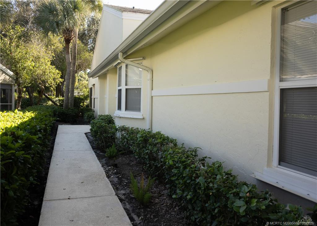 2425 Sw Foxpoint Trail Property Photo 5