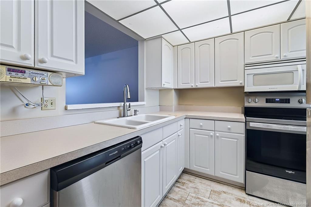10680 S Ocean Drive 402 Property Photo 7