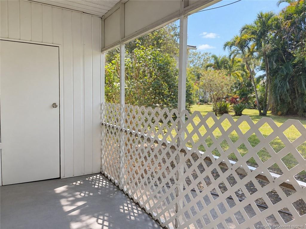2155 Se Edler Drive Property Photo 3