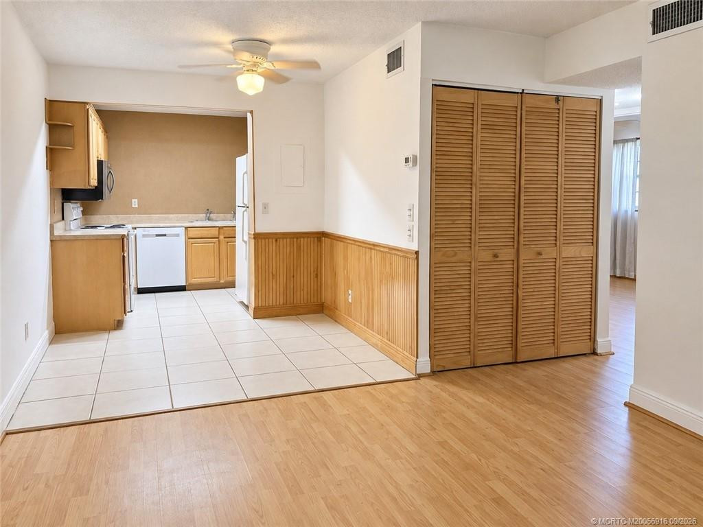 2155 Se Edler Drive Property Photo 4