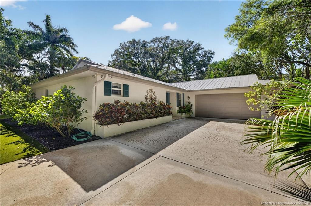 8 Admirals Walk Property Photo 2