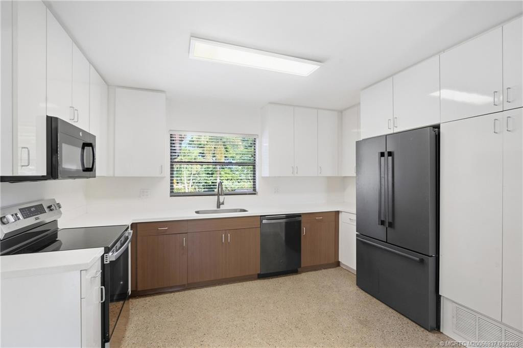 807 Se Weir Street Property Photo 12