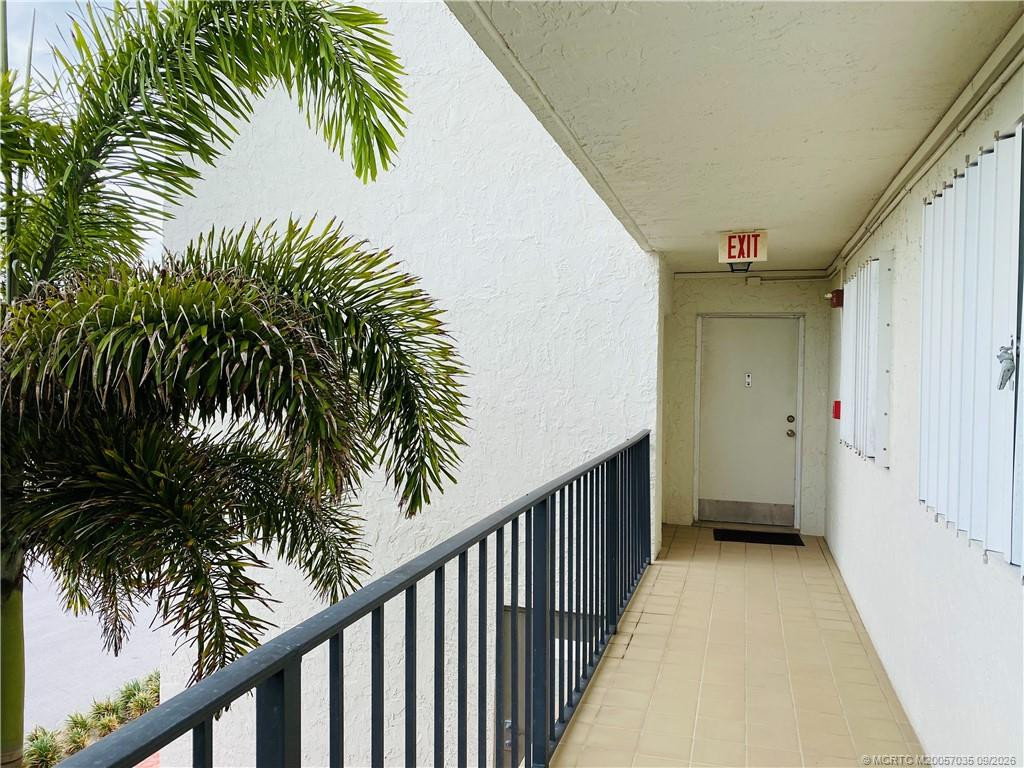 9400 S Ocean Drive 201b Property Photo 4