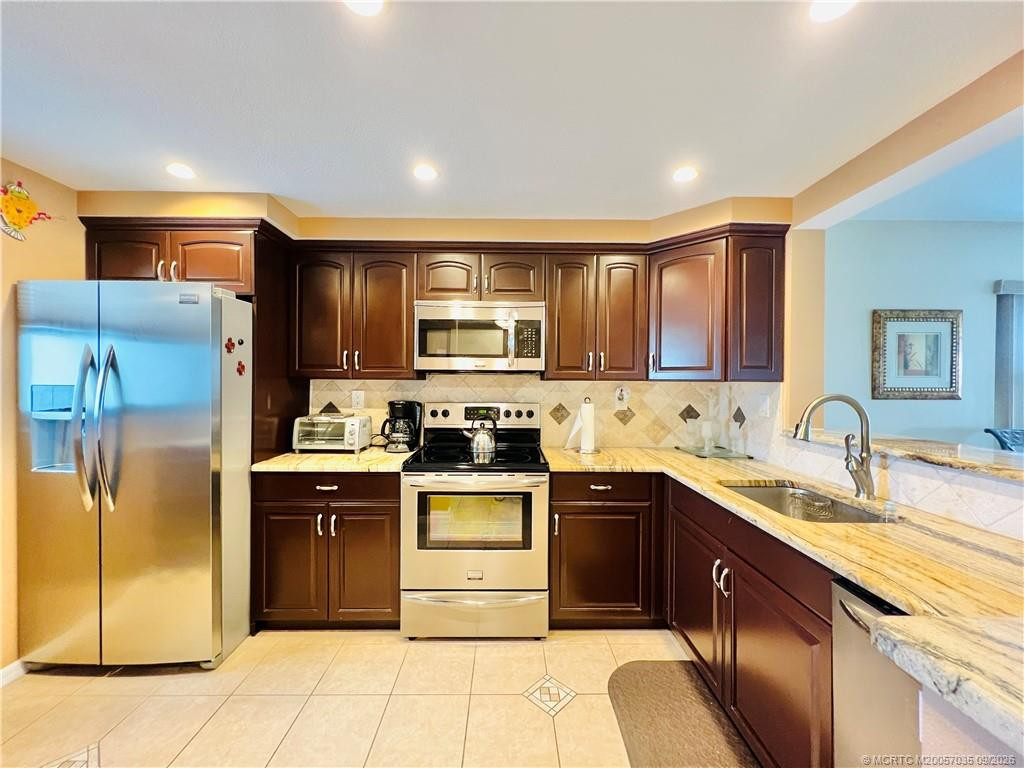 9400 S Ocean Drive 201b Property Photo 6