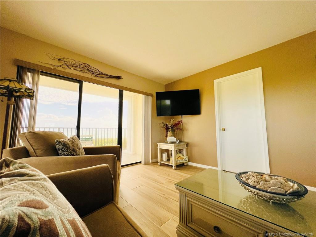 9400 S Ocean Drive 201b Property Photo 23